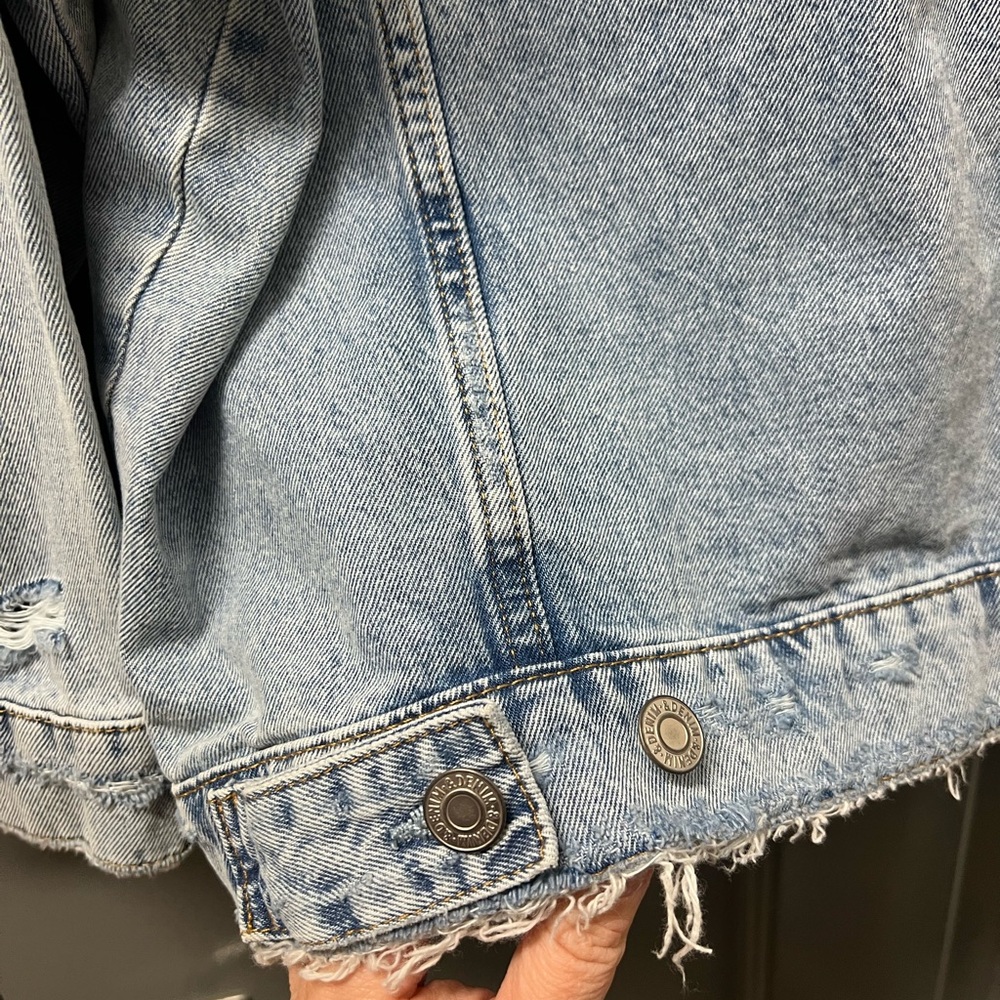 H&M Distressed Denim Jacket - Picture 9 of 9